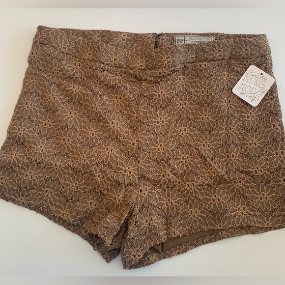 FREE PEOPLE Shorts TEXTURED HIGH RISE Stretch Floral Lace Back Zip Lined NWT - Picture 5 of 5